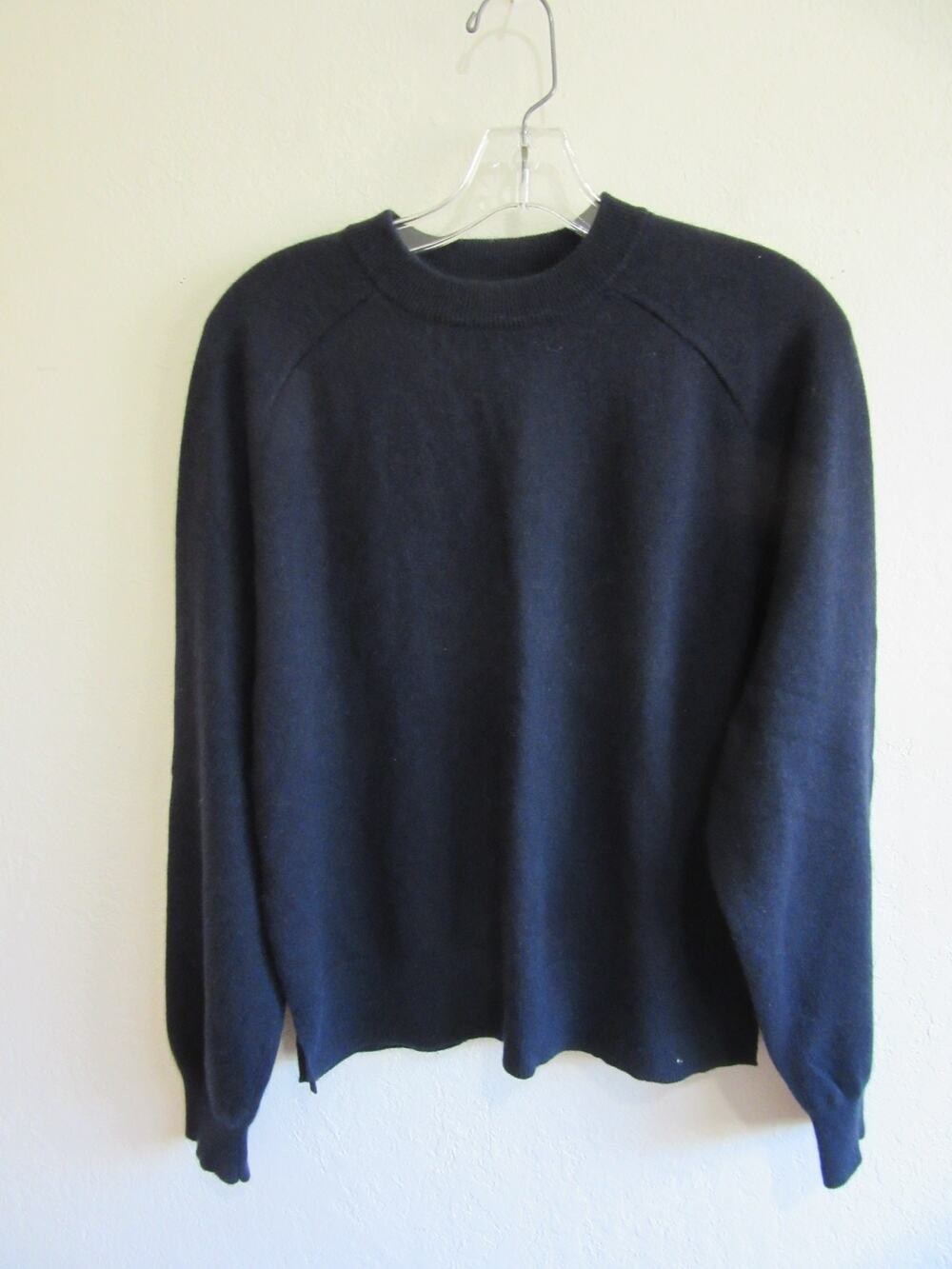 H&M Navy Pullover Crew Neck Long Sleeve M Cashmere Sweater-CA